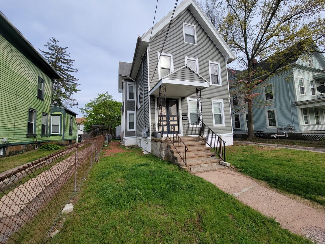 Primary Photo - 81 Sherman Ave