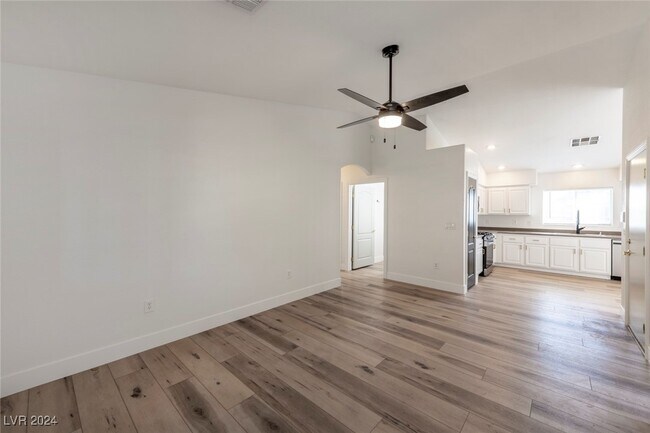 Building Photo - 7804 Slendermint Ct