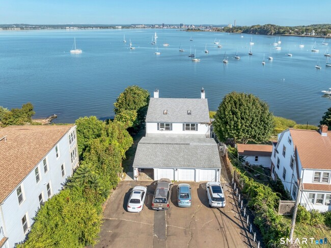 Building Photo - 88 Cove St