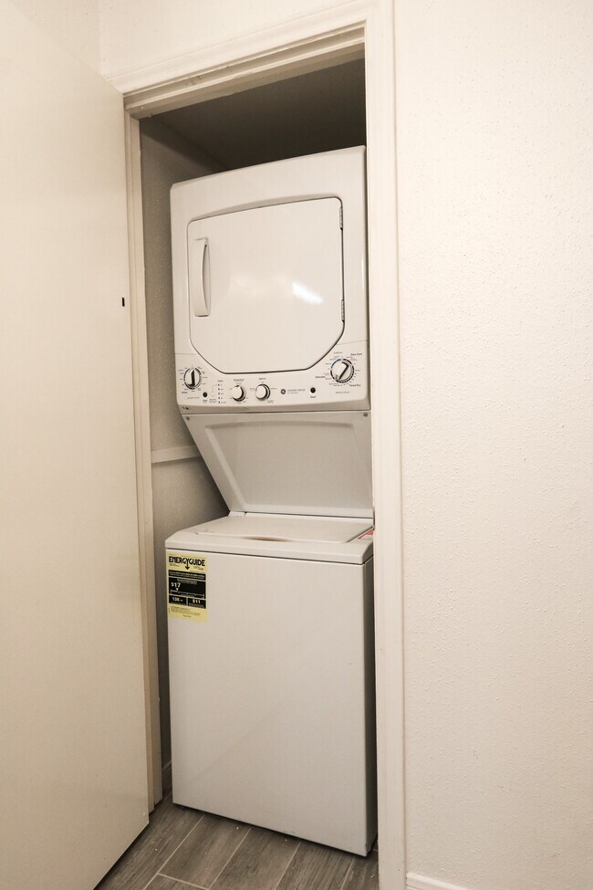 Foto del edificio - 2750 Holly Hall St