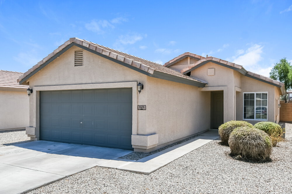 Primary Photo - 1123 E Stardust Way