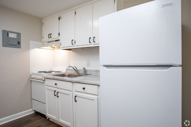 Foto del edificio - 206 S Elm St