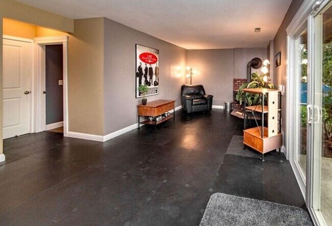 Foto del edificio - 5602 Green Hills Ave NE