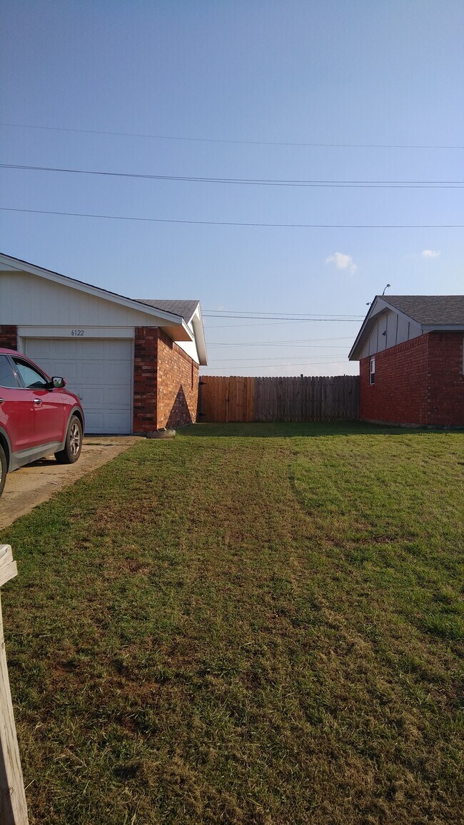 Foto del edificio - 6122 SW Summit Ave