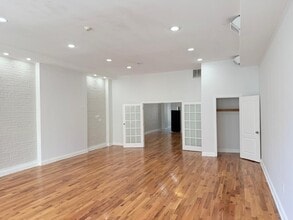 Bedroom / Living Room - 194 Market St