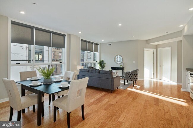 Foto del edificio - 1734 Ridge Ave