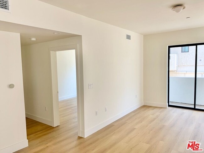 Foto del edificio - 1822 Overland Ave