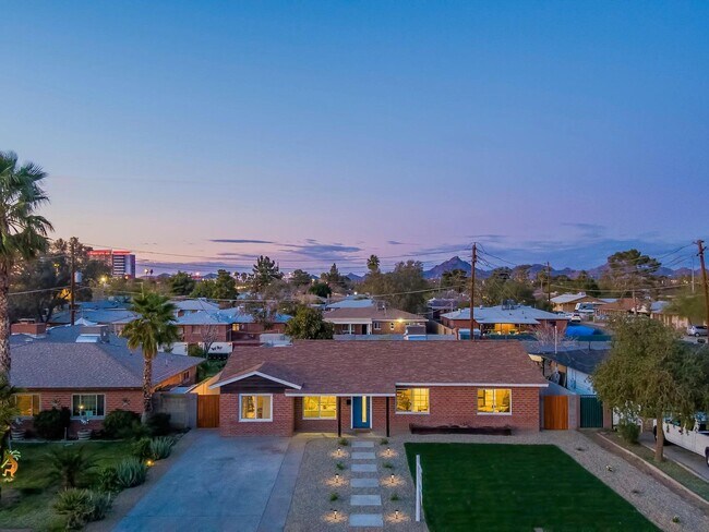 Foto del edificio - 2040 E Monte Vista Rd