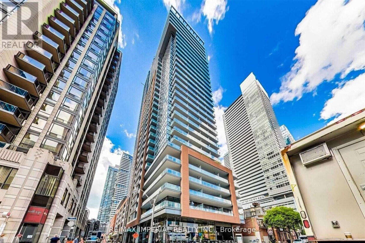 Photo principale - 8-2708 Mercer St