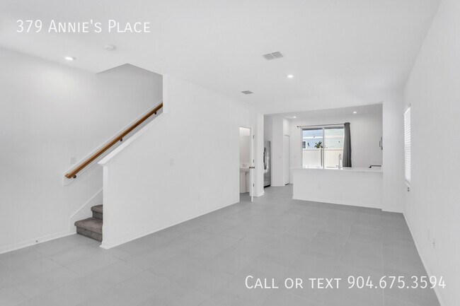 Foto del edificio - Inviting 2-Bedroom, 2.5-Bathroom Townhome ...