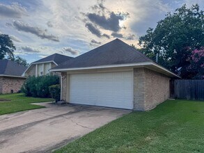 Building Photo - 14418 Moorfield Dr