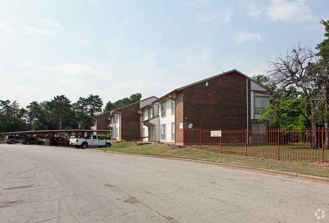 Building Photo - Mill House