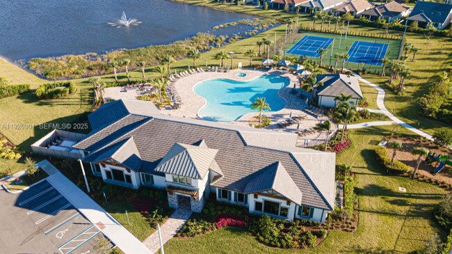 Foto del edificio - 8648 Escue St