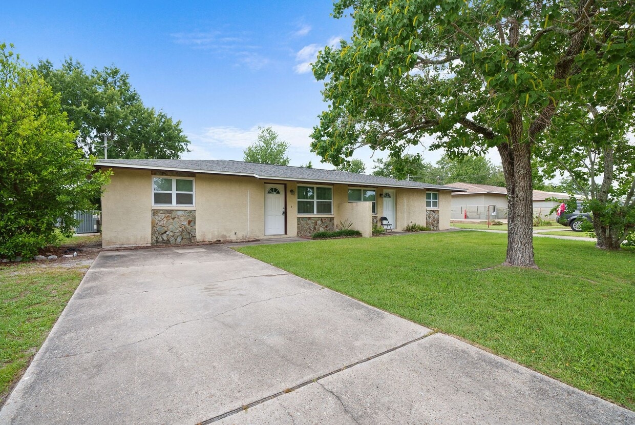 Primary Photo - Now available in Lynn Haven, great location