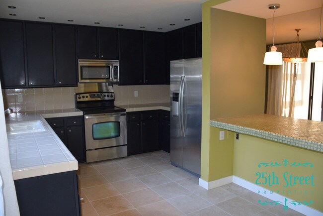 Foto del edificio - 229 Hartnell Pl