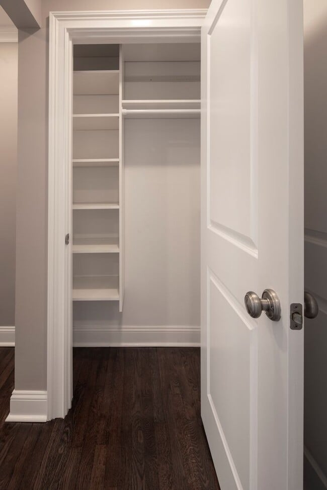 Interior Photo - Regency Manor: In-Unit Washer & Dryer, Col...