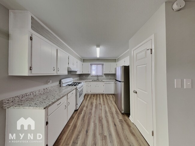 Foto del edificio - 947 Mainstreet Lake Dr