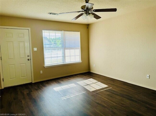 Foto del edificio - 6601 Huntington Ct