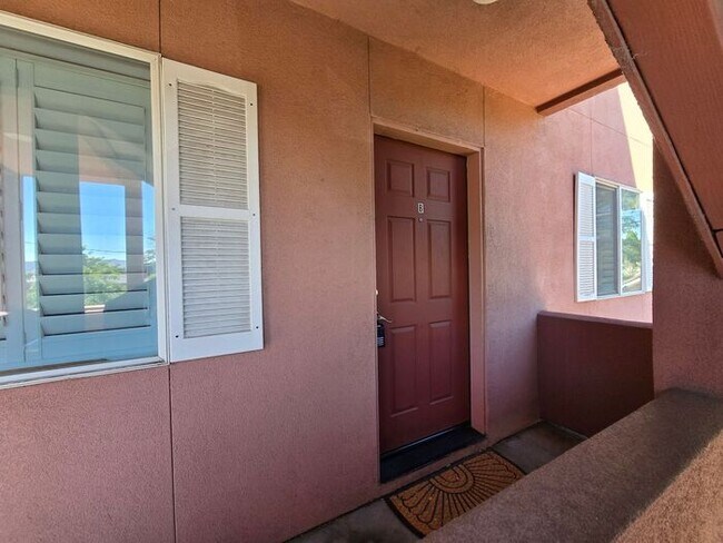 Foto del edificio - Charming & Bright 2BD/2BA Apartment in Mid...