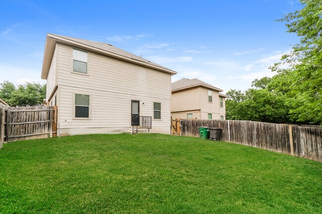 Foto del edificio - 6118 Pow Wow Dr