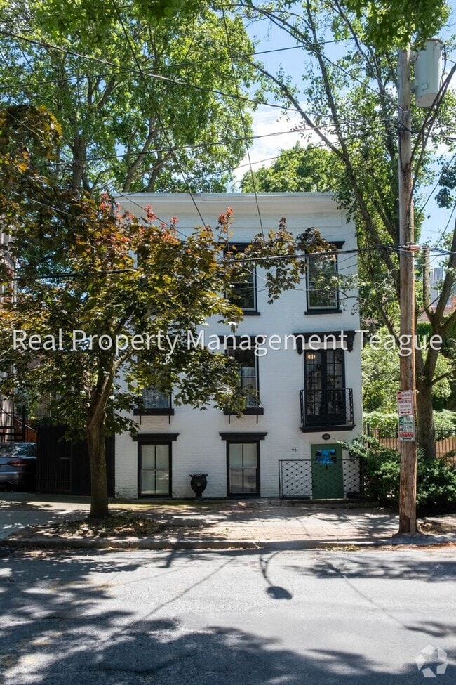 Building Photo - 46 Dove St