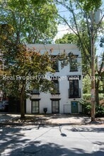 Building Photo - 46 Dove St