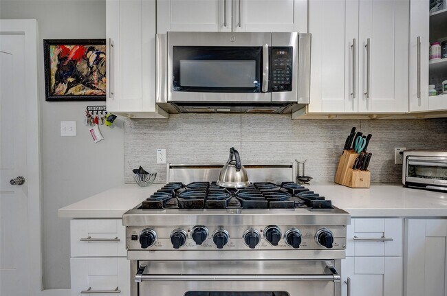 Foto del edificio - 5205 Irvington Blvd
