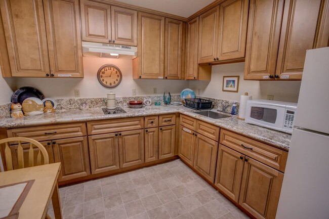 Building Photo - Golden Pond Senior Apartment Homes