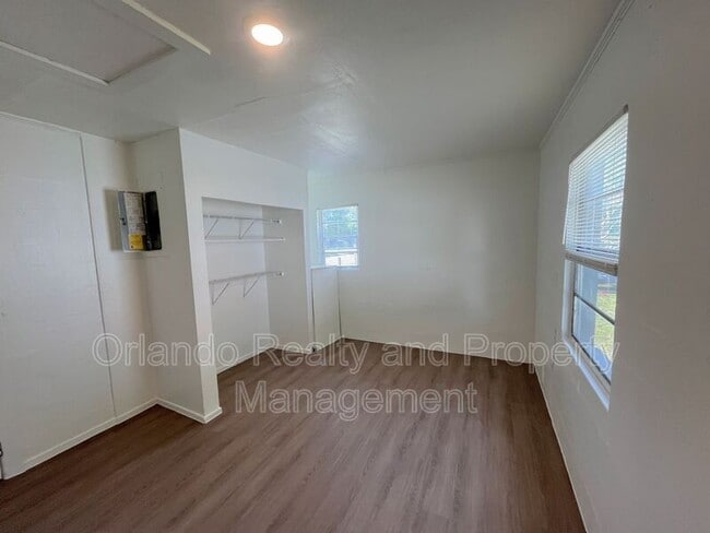 Foto del edificio - 900 Randall St