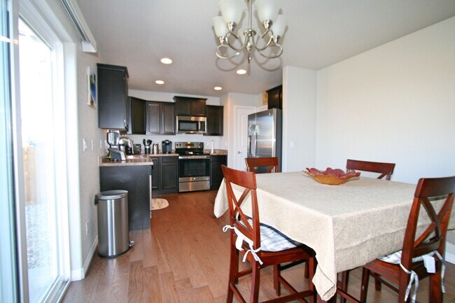 Foto del edificio - Splendid 3 Bedroom In Lorson Ranch!