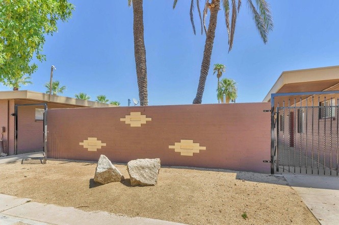 Primary Photo - 621 N 30th Pl