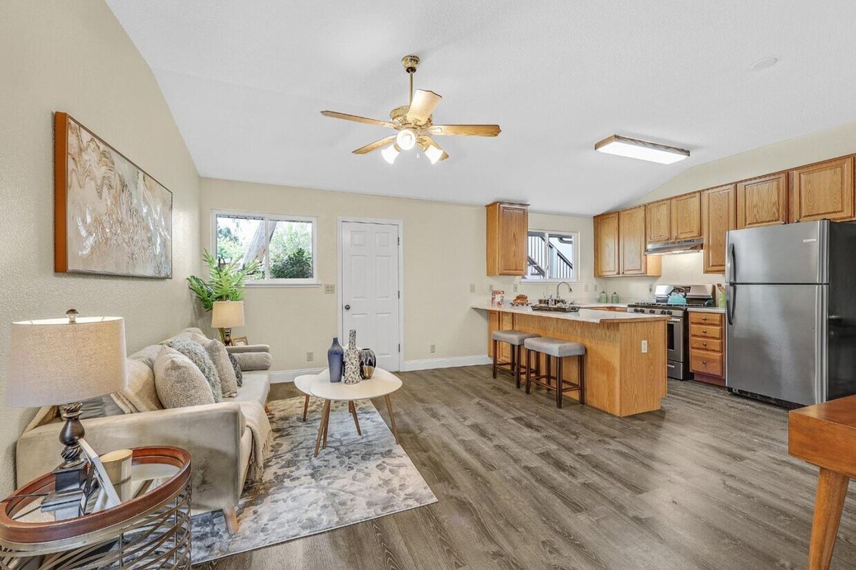 Building Photo - Price reduction! ADU One Bedroom Unit Avai...