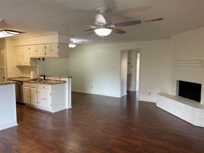 Building Photo - 2958 Gessner Rd