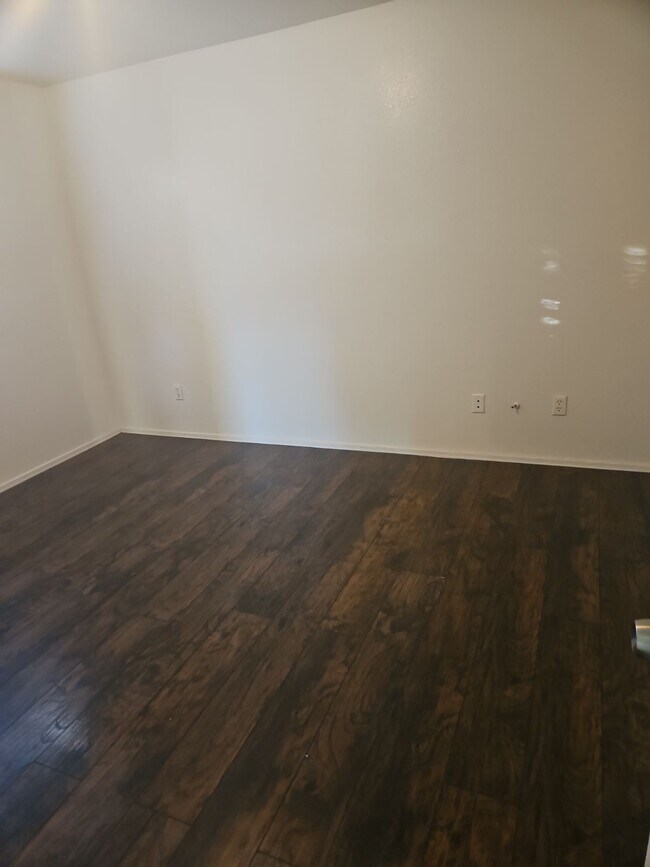 Building Photo - 3378 Iroquois Dr