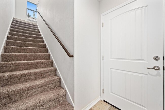 Foto del edificio - 205 Birch Oak Ln