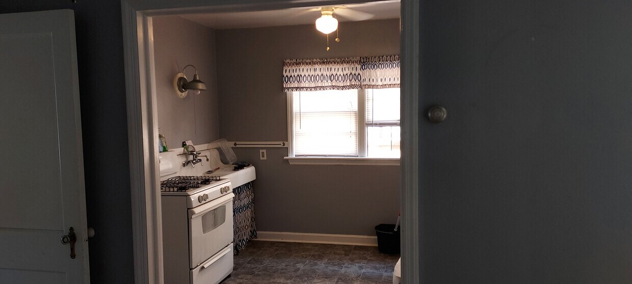 Kitchen - 2206 8th Ave