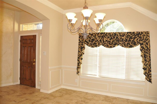 Foto del edificio - 9732 Ellery Ave