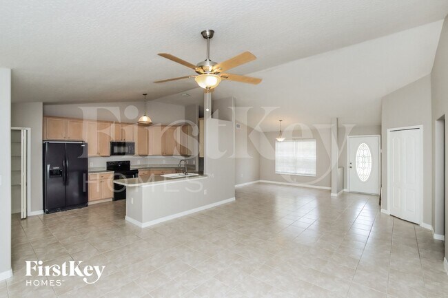 Building Photo - 766 Altara Ln NE
