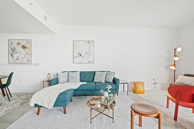 Foto del edificio - 121 NE 34th St