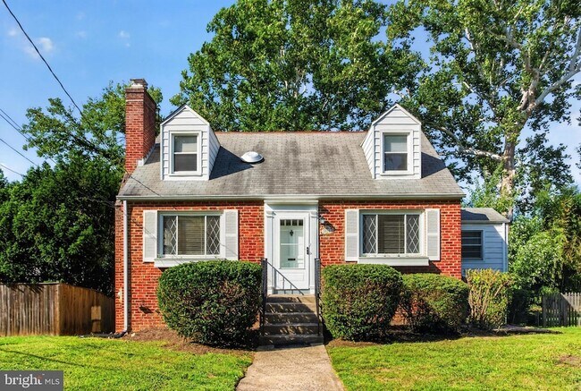 Photo - 5915 Ryland Dr House
