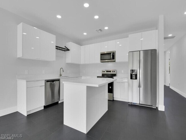 Building Photo - 4548 29th St SW