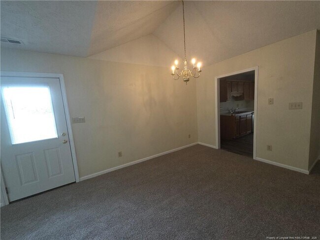 Foto del edificio - 6330 Greycliff Dr
