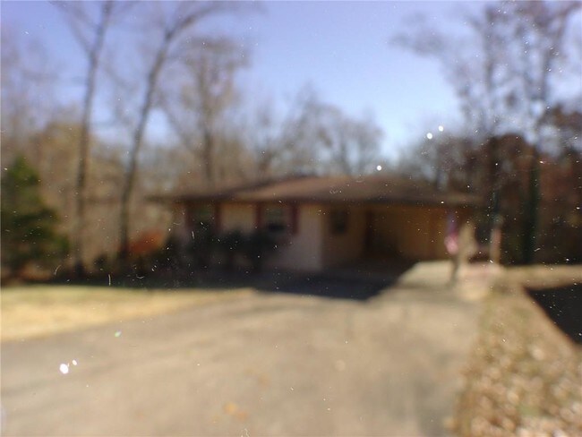 Building Photo - 4 Brentwood Dr