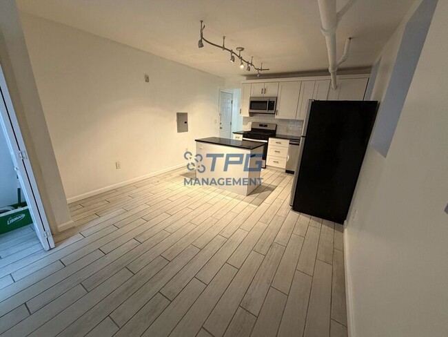 Foto del edificio - 118 Corbin Ave