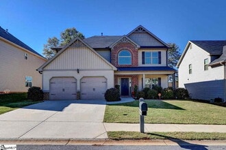 Building Photo - 261 Oak Branch Dr
