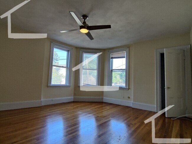 Foto del edificio - 9/1 - spacious Brookline Village area 2BR ...