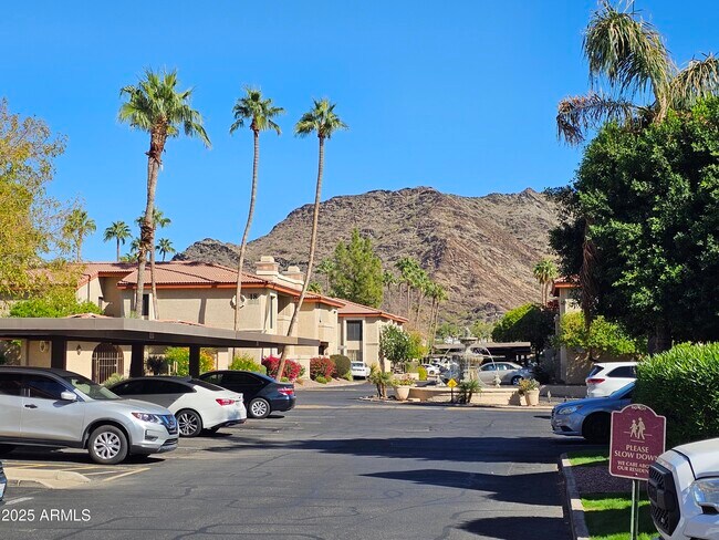 Building Photo - 10410 N Cave Creek Rd