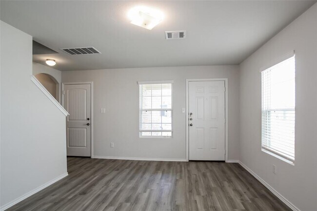 Building Photo - 4811 Banyan Tree Trl