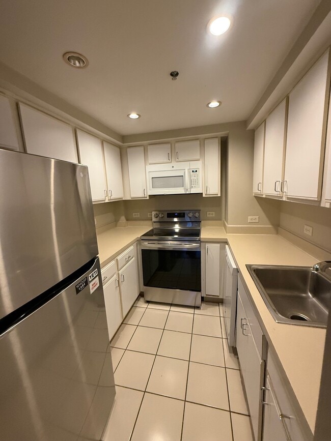 Building Photo - 535 Commonwealth Ave