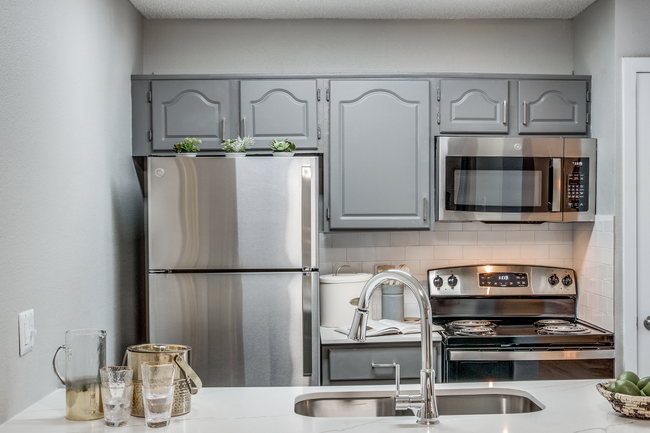 Building Photo - Evaline Apartments